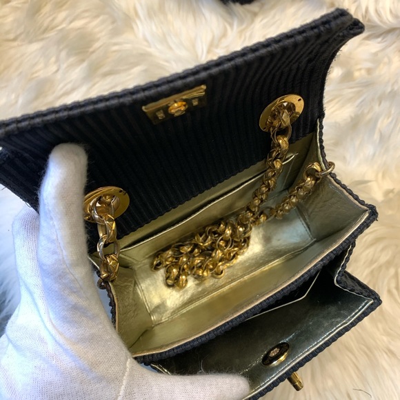 ❌SOLD❌Chanel vintage mini vertical quilt bijoux chain mini square - Picture 10 of 13